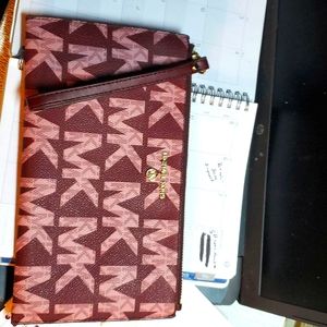 Michael Kors Wristlet New!
